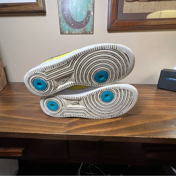 Nike Air Force 1 Peace Love Basketball Sneakers Shoes size 7Y 7 Youth Yellow - Picture 5 of 9